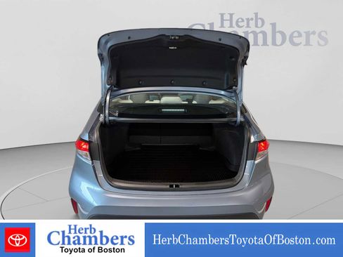 Used 2025 Toyota Corolla LE FWD image 4
