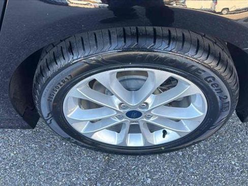 Used 2020 Ford Fusion SEL image 9