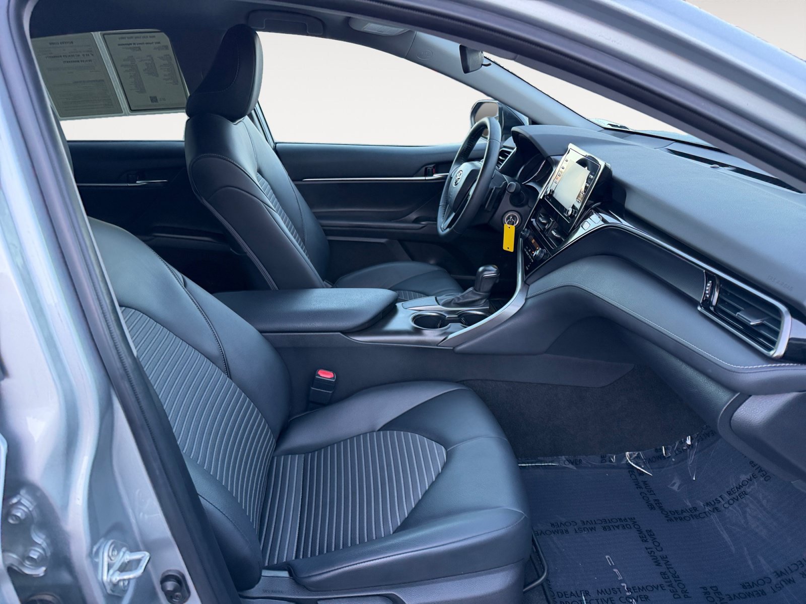 Used 2021 Toyota Camry SE w/ Carpet Mat Package (TMS) FWD image 15