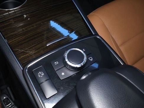 Used 2017 Mercedes-Benz E 400 4MATIC Coupe image 41