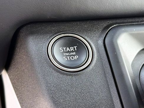 Used 2024 Land Rover Defender 90 X-Dynamic SE AWD/4WD image 24