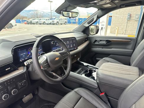 Used 2025 Chevrolet Tahoe High Country image 47