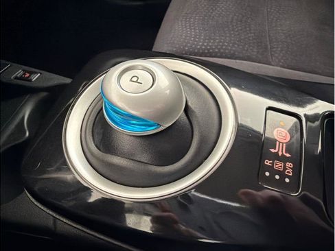 Used 2016 Nissan Leaf SV image 24