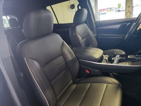 Certified 2025 Buick Enclave Preferred AWD/4WD image 21