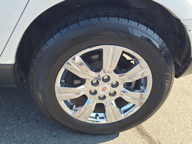 Used 2015 Cadillac SRX Luxury w/ Driver Awareness Package FWD image 12