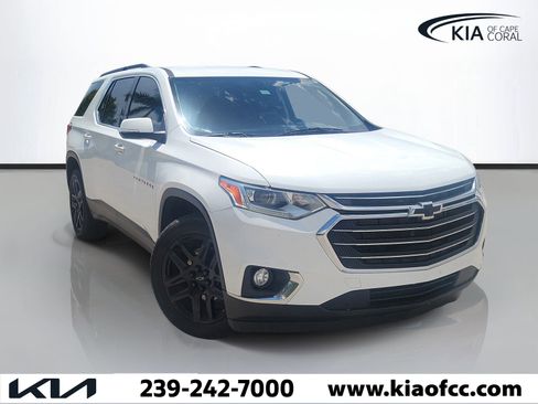 Used 2021 Chevrolet Traverse LT FWD image 1