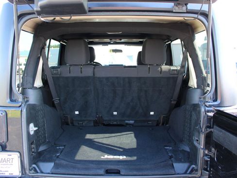 Used 2015 Jeep Wrangler Unlimited Sport AWD/4WD image 13