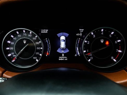 Used 2021 Maserati Levante AWD/4WD image 42