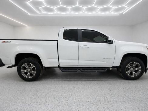 Used 2020 Chevrolet Colorado Z71 image 2
