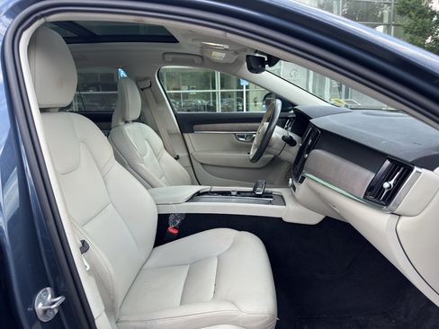 Used 2023 Volvo S90 B6 Plus AWD/4WD image 28