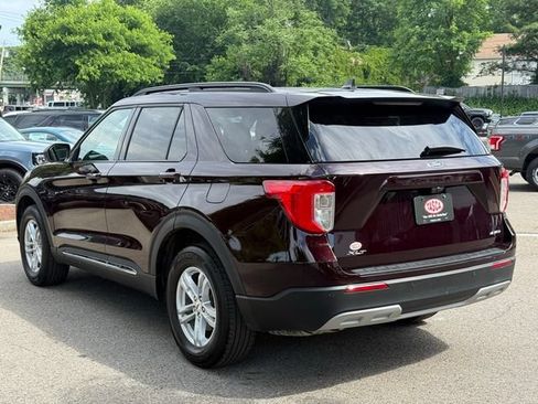 Used 2023 Ford Explorer XLT w/ Equipment Group 202A AWD/4WD image 9