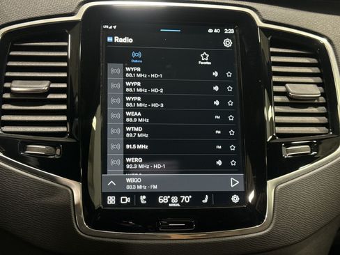 Certified 2024 Volvo XC90 T8 Plus AWD/4WD image 18