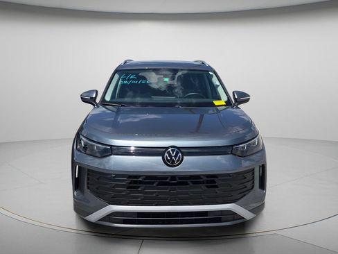 Used 2025 Volkswagen Tiguan S FWD image 3
