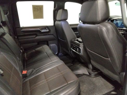 Used 2024 Chevrolet Silverado 2500 High Country w/ High Country Premium Package image 46