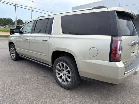 Used 2015 GMC Yukon XL Denali w/ Premium Package AWD/4WD image 24