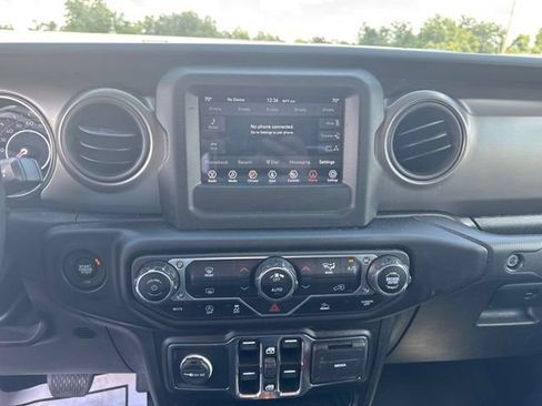 Used 2022 Jeep Gladiator Sport AWD/4WD image 17