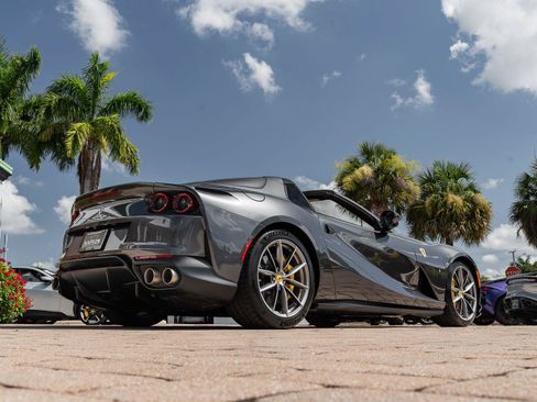 Used 2022 Ferrari 812 GTS RWD image 19