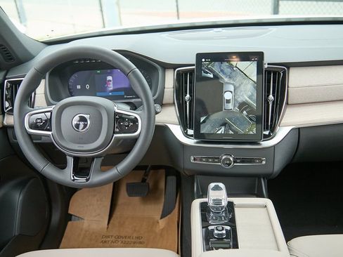 New 2026 Volvo XC90 B6 Plus w/ Protection Package Premier image 27