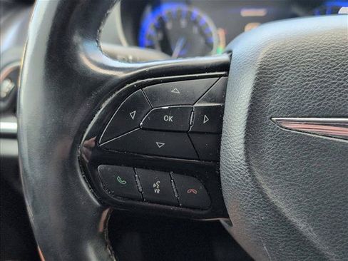 Used 2018 Chrysler Pacifica Touring-L Plus FWD image 14