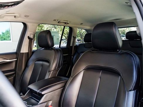 Used 2023 Jeep Grand Cherokee Limited image 10