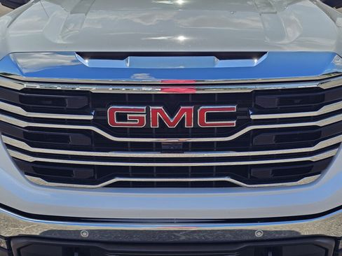 Used 2024 GMC Sierra 1500 SLT w/ SLT Premium Plus Package AWD/4WD image 3