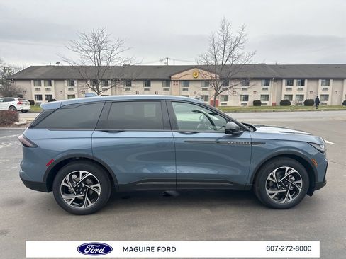 New 2026 Lincoln Nautilus Premier w/ Jet Appearance Package image 4