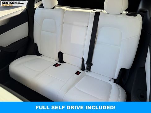 Used 2022 Tesla Model Y Long Range image 30