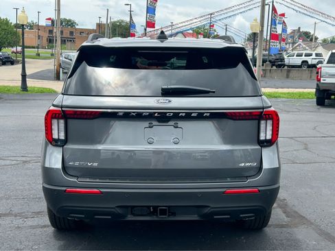 New 2026 Ford Explorer Active AWD/4WD image 3