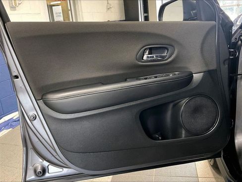 Used 2019 Honda HR-V Sport image 9