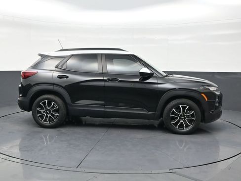 Used 2023 Chevrolet TrailBlazer ACTIV w/ Sun and Liftgate Package image 6