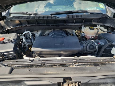 Certified 2021 Chevrolet Silverado 1500 LT AWD/4WD image 32