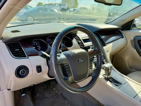 Used 2010 Ford Taurus SEL image 9