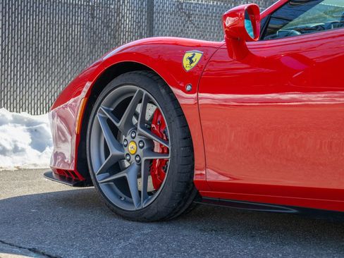 Used 2020 Ferrari F8 Tributo image 17