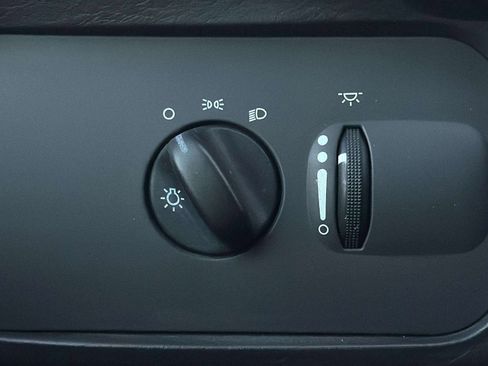 Used 2005 Dodge Grand Caravan SE image 35