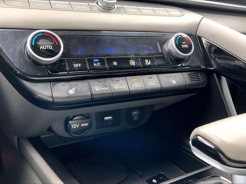 Used 2024 Hyundai Elantra SEL w/ Convenience Package FWD image 34