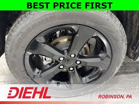 New 2025 Jeep Grand Cherokee Limited w/ Black Appearance Package AWD/4WD image 8