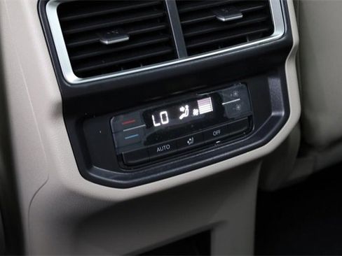 New 2026 Volkswagen Atlas SE image 25