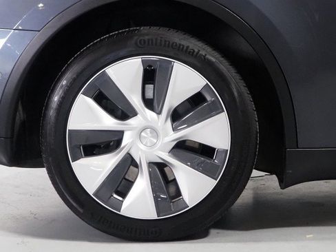 Used 2021 Tesla Model Y Long Range AWD/4WD image 43