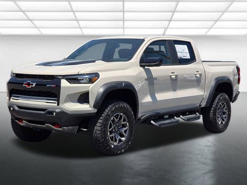 New 2026 Chevrolet Colorado ZR2 w/ Technology Package AWD/4WD image 2