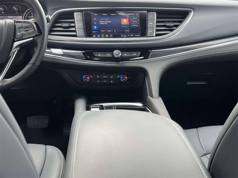 Certified 2023 Buick Enclave Essence image 13