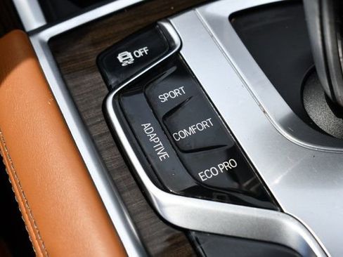 Used 2018 BMW 750i image 33