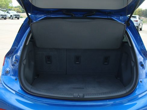 Used 2020 Chevrolet Bolt Premier w/ Infotainment Package image 12