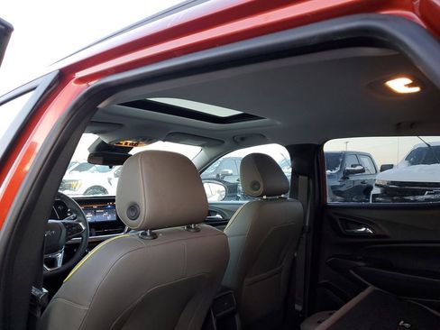 Used 2024 Chevrolet Trax ACTIV w/ Sunroof Package image 36