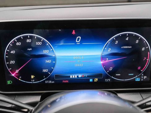 Used 2023 Mercedes-Benz GLC 300 4MATIC image 29