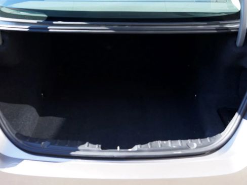 Used 2011 BMW 550i xDrive Sedan image 5