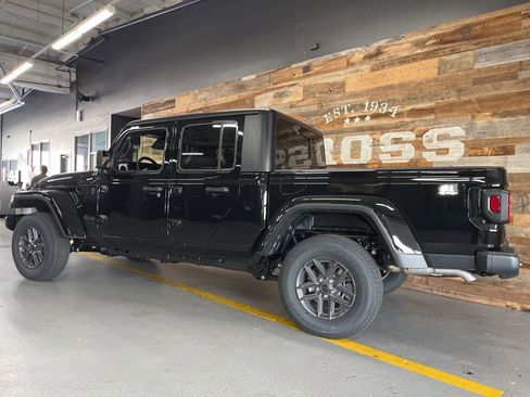 New 2026 Jeep Gladiator Sport image 33