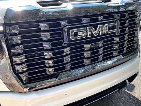 Used 2024 GMC Sierra 2500 Denali Ultimate image 30