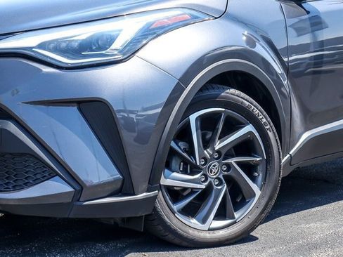 Used 2021 Toyota C-HR Limited FWD image 4