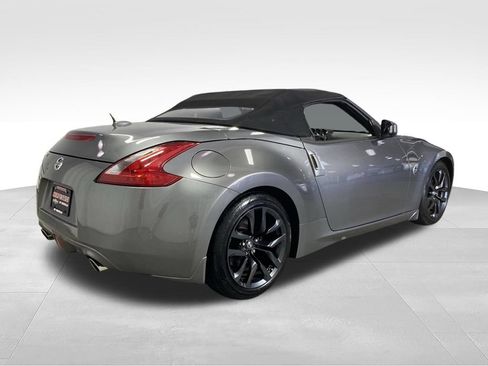 Used 2014 Nissan 370Z Touring RWD image 10
