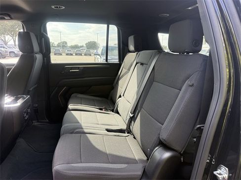 New 2026 Chevrolet Suburban LS image 24